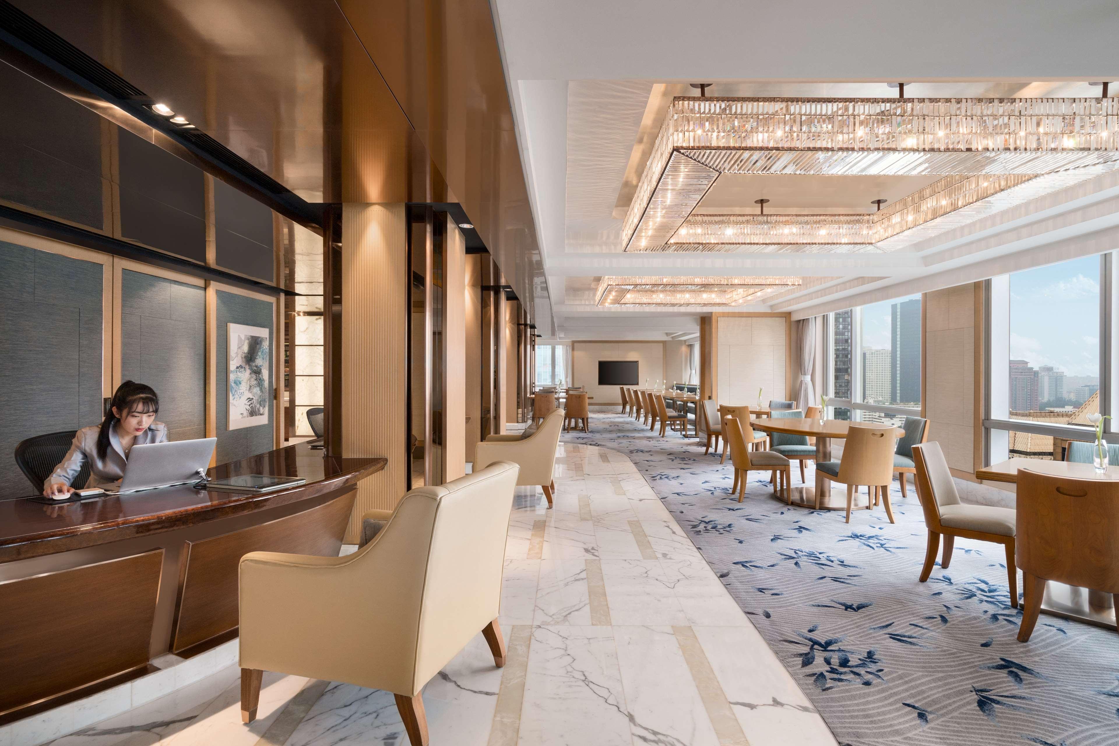Kerry Hotel, 5*