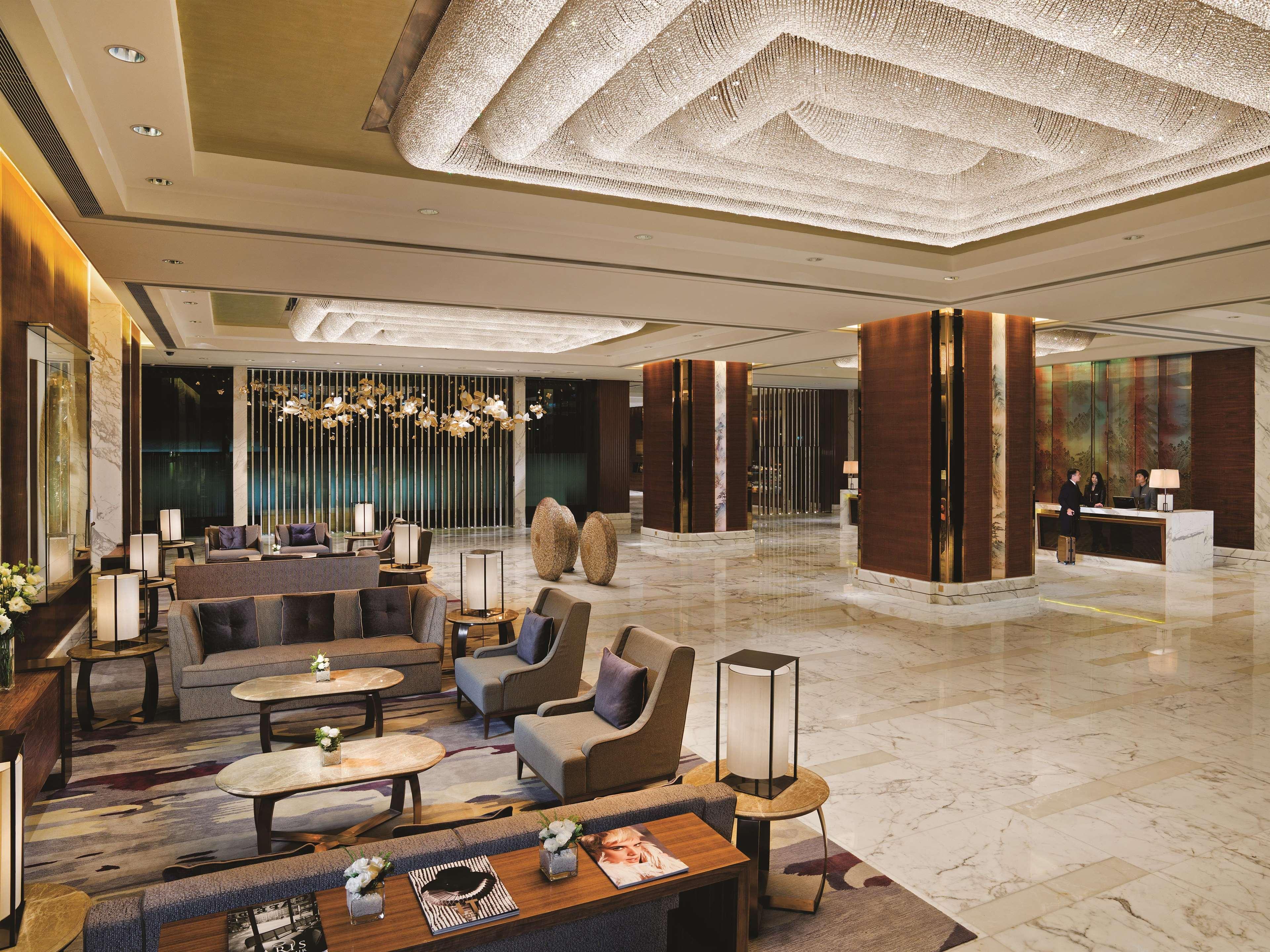 Kerry Hotel, 5*
